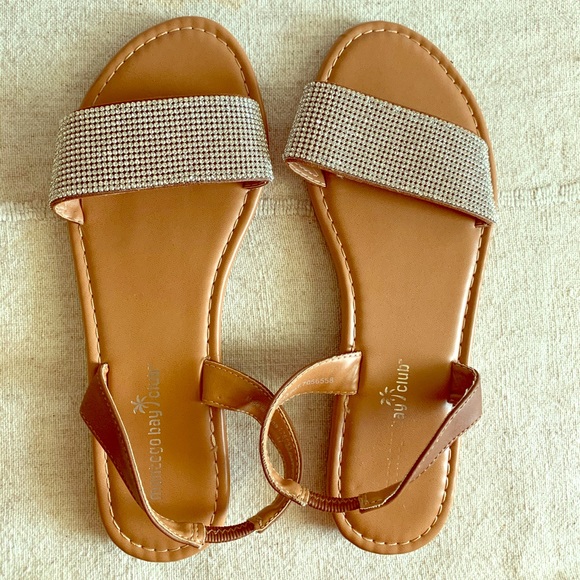 Montigo Bay Club | Cute sandals with rhinestones - Picture 1 of 2